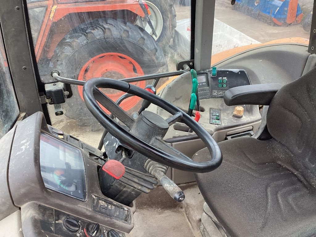 Traktor of the type Renault ARES 550 RZ, Gebrauchtmaschine in ST FLOUR (Picture 5)