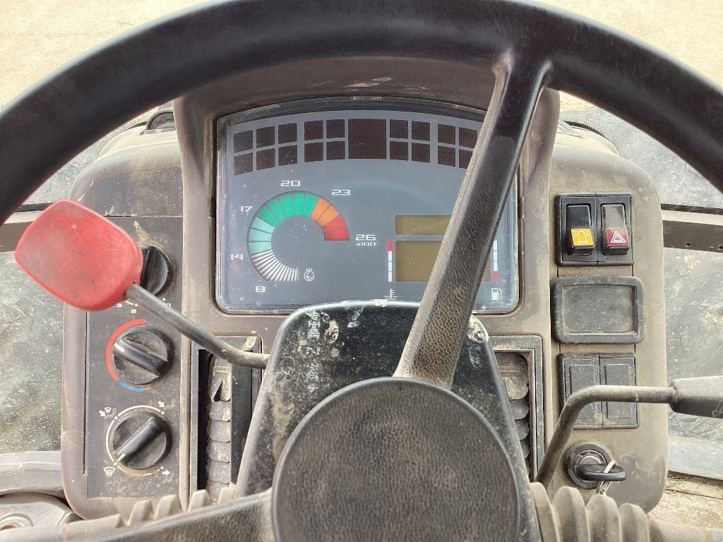 Traktor of the type Renault ARES 550 RZ, Gebrauchtmaschine in ST FLOUR (Picture 7)