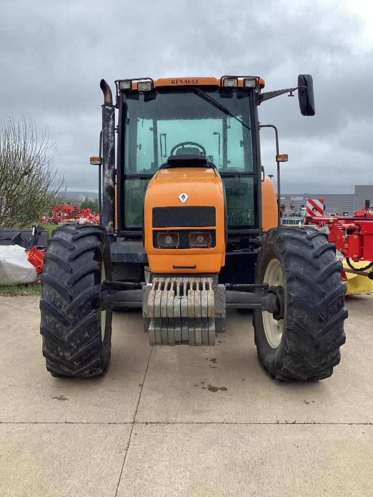 Traktor of the type Renault ARES 550 RZ, Gebrauchtmaschine in ST FLOUR (Picture 2)