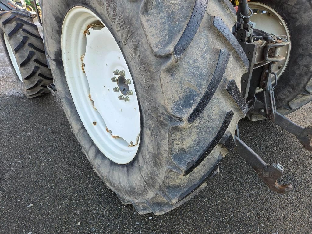 Traktor of the type Renault ARES 610RX, Gebrauchtmaschine in MAYENNE (Picture 7)