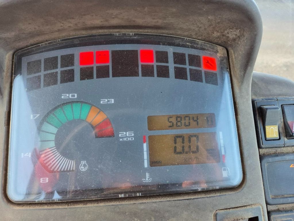 Traktor of the type Renault ARES 610RX, Gebrauchtmaschine in MAYENNE (Picture 3)