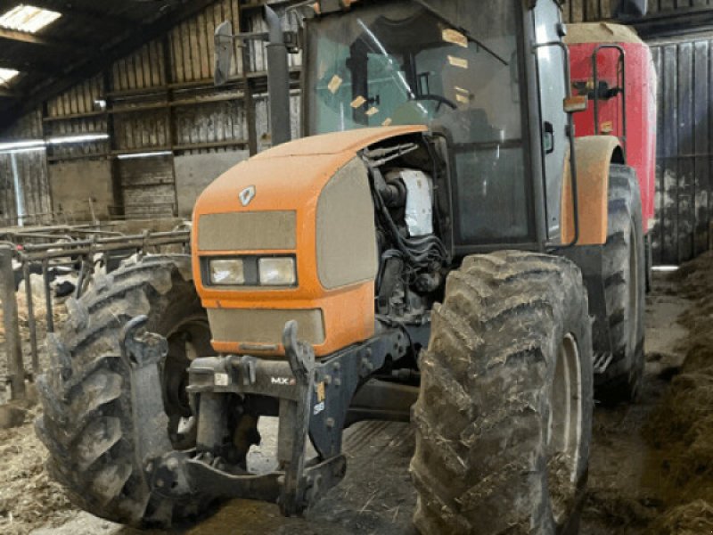Traktor типа Renault ARES 630 RZ, Gebrauchtmaschine в Hauteroche (Фотография 1)