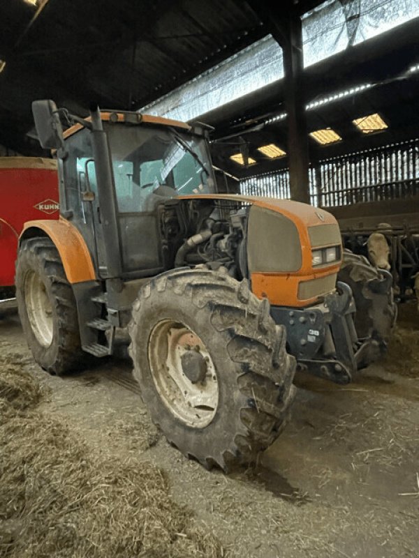 Traktor del tipo Renault ARES 630 RZ, Gebrauchtmaschine In Hauteroche (Immagine 2)