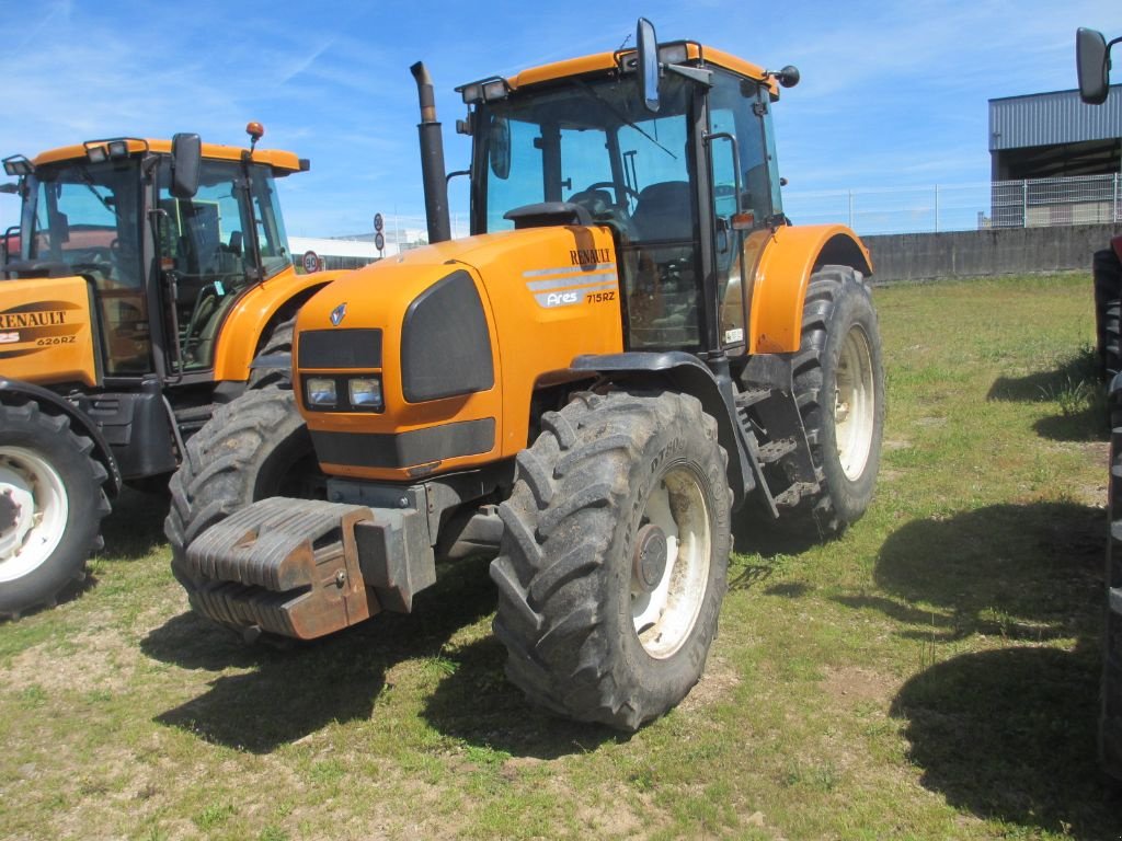 Traktor типа Renault ARES 715 RZ, Gebrauchtmaschine в RODEZ (Фотография 2)