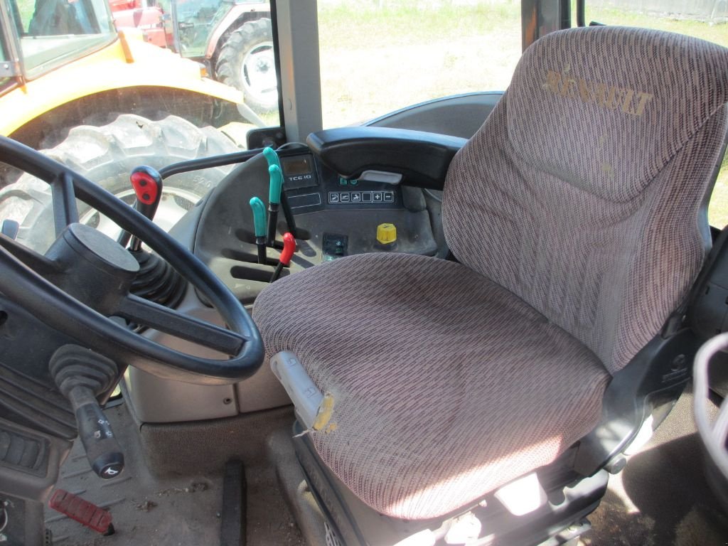 Traktor типа Renault ARES 715 RZ, Gebrauchtmaschine в RODEZ (Фотография 4)