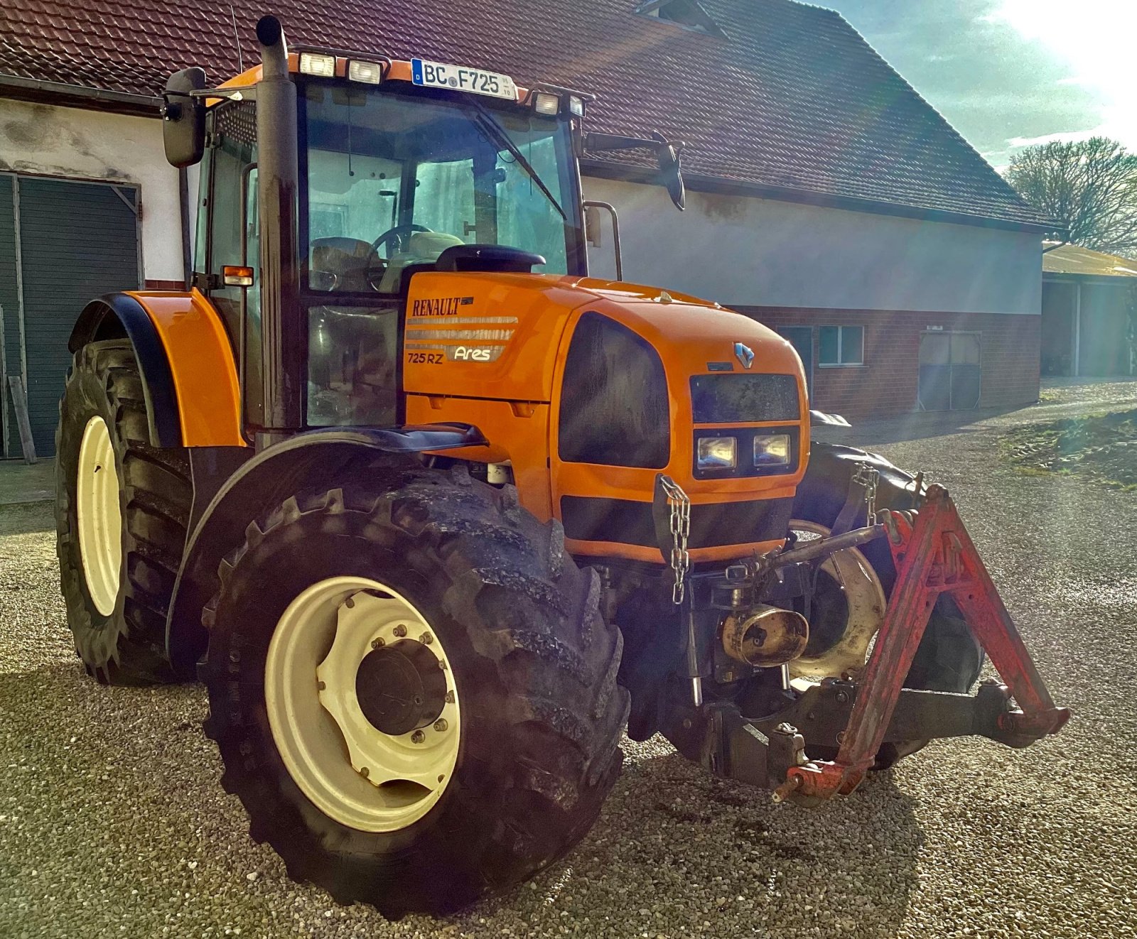 Traktor типа Renault Ares RZ 725, Gebrauchtmaschine в Achstetten (Фотография 1)