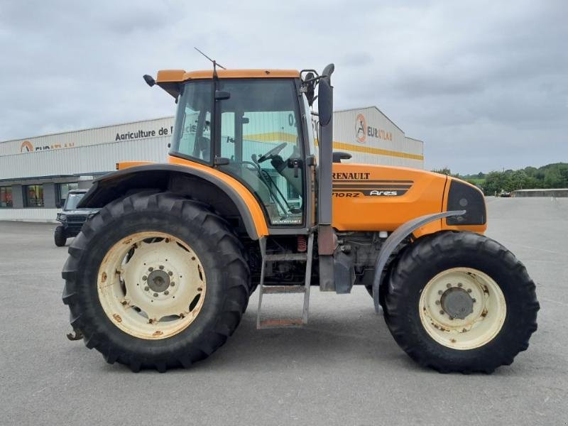Traktor типа Renault ARES710, Gebrauchtmaschine в ANTIGNY (Фотография 4)
