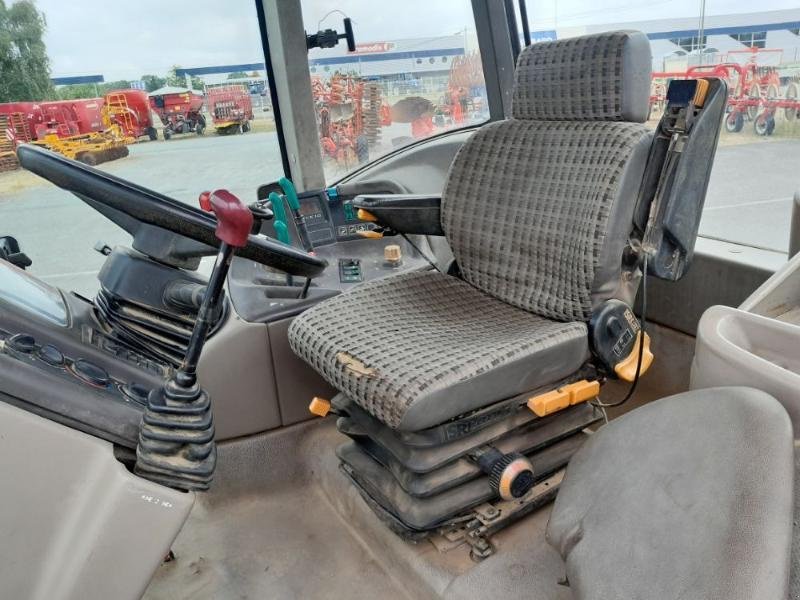 Traktor типа Renault ARES710, Gebrauchtmaschine в ANTIGNY (Фотография 10)