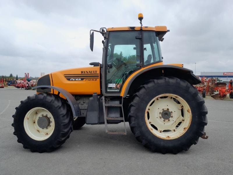Traktor типа Renault ARES710, Gebrauchtmaschine в ANTIGNY (Фотография 9)
