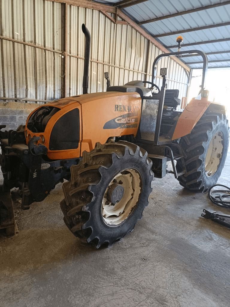 Traktor del tipo Renault CELTIS 446 RA, Gebrauchtmaschine In Chauvoncourt (Immagine 1)