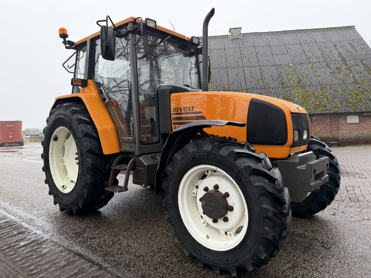 Traktor of the type Renault Ceres 340 X, Gebrauchtmaschine in Rossum (Picture 2)