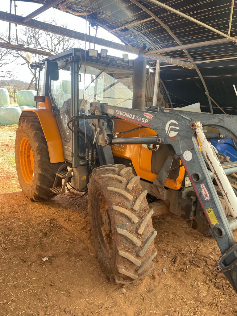 Traktor typu Renault CERES 75 X, Gebrauchtmaschine v Saint-Rémy (Obrázek 8)