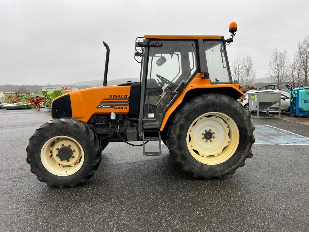 Traktor van het type Renault CERES335X, Gebrauchtmaschine in SAINT GAUDENS (Foto 4)