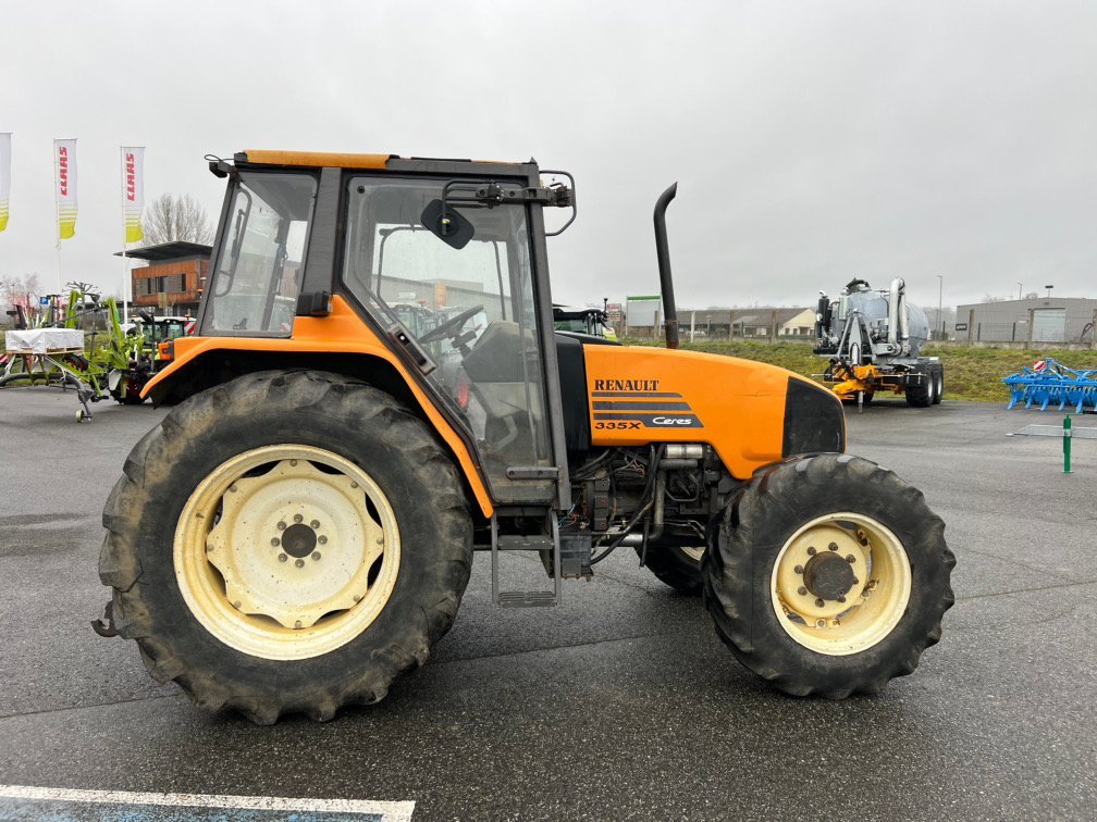 Traktor des Typs Renault CERES335X, Gebrauchtmaschine in SAINT GAUDENS (Bild 9)