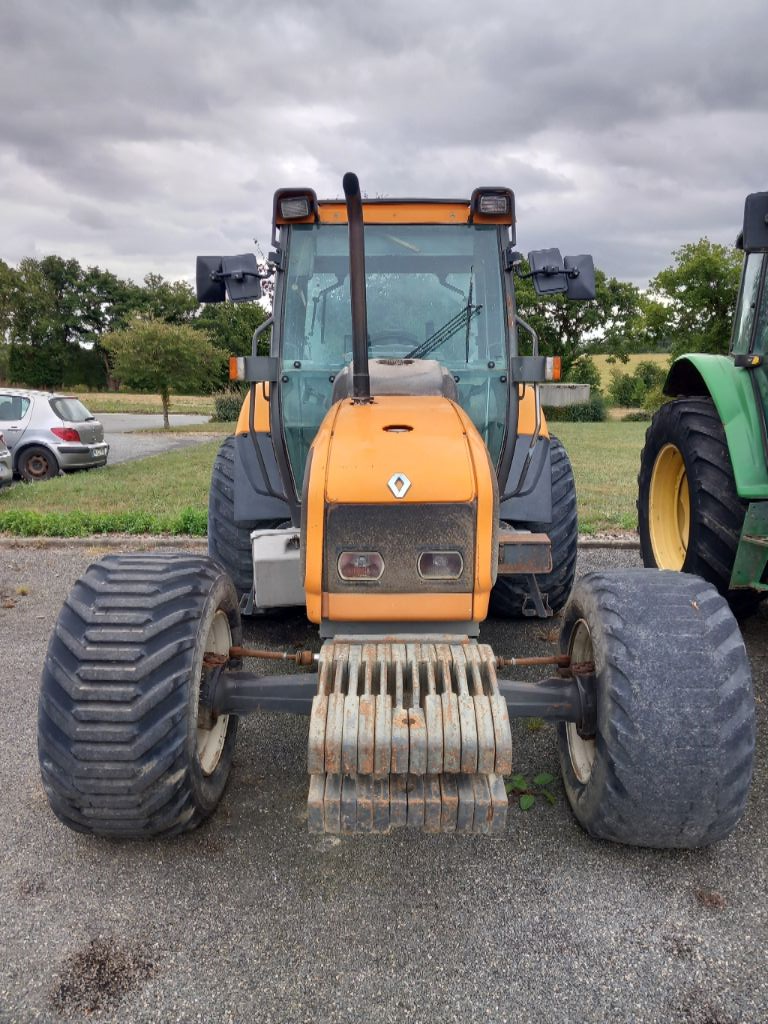 Traktor des Typs Renault Cergos 335, Gebrauchtmaschine in BRECE (Bild 3)