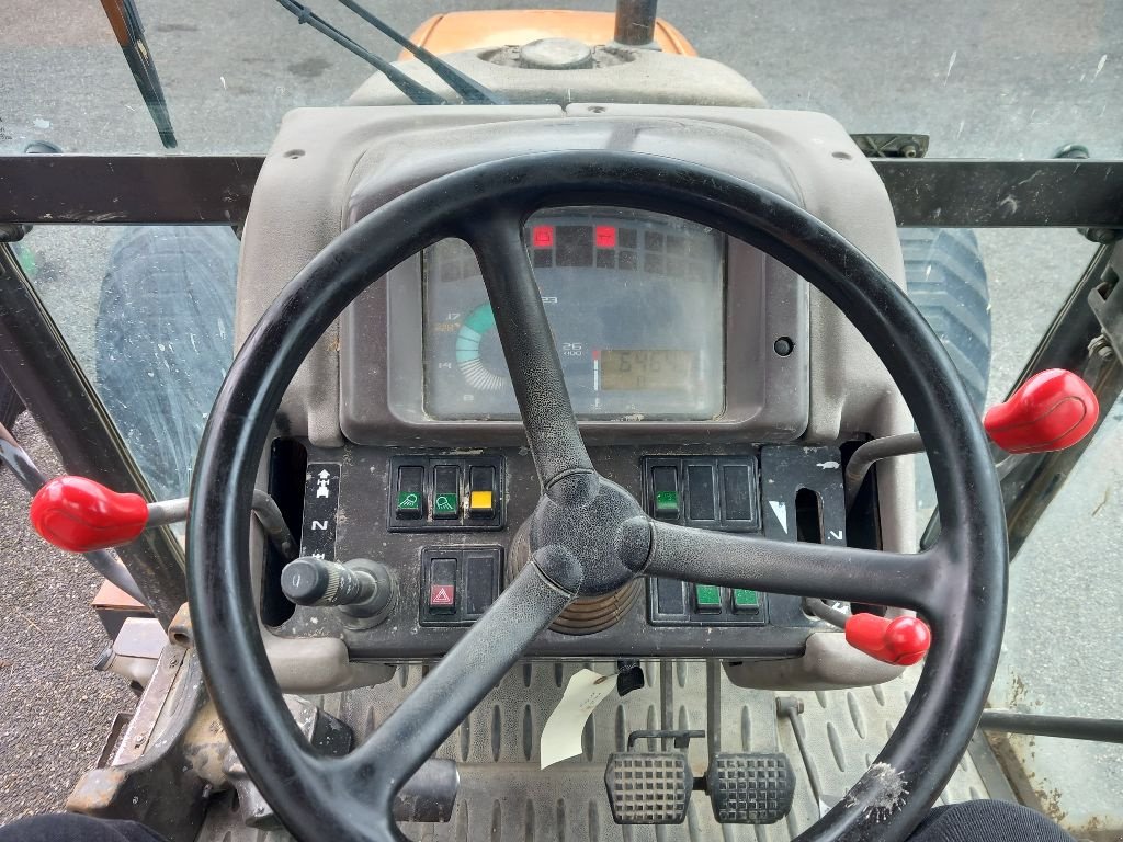 Traktor des Typs Renault Cergos 335, Gebrauchtmaschine in BRECE (Bild 8)