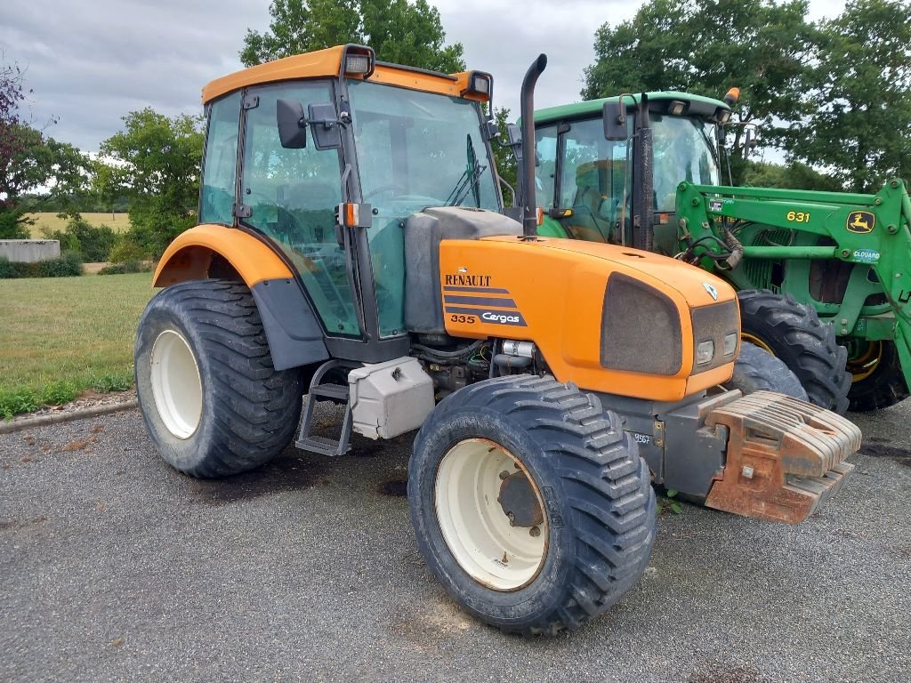 Traktor des Typs Renault Cergos 335, Gebrauchtmaschine in BRECE (Bild 1)