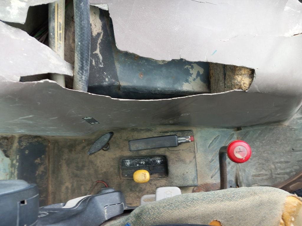 Traktor des Typs Renault Cergos 335, Gebrauchtmaschine in BRECE (Bild 10)