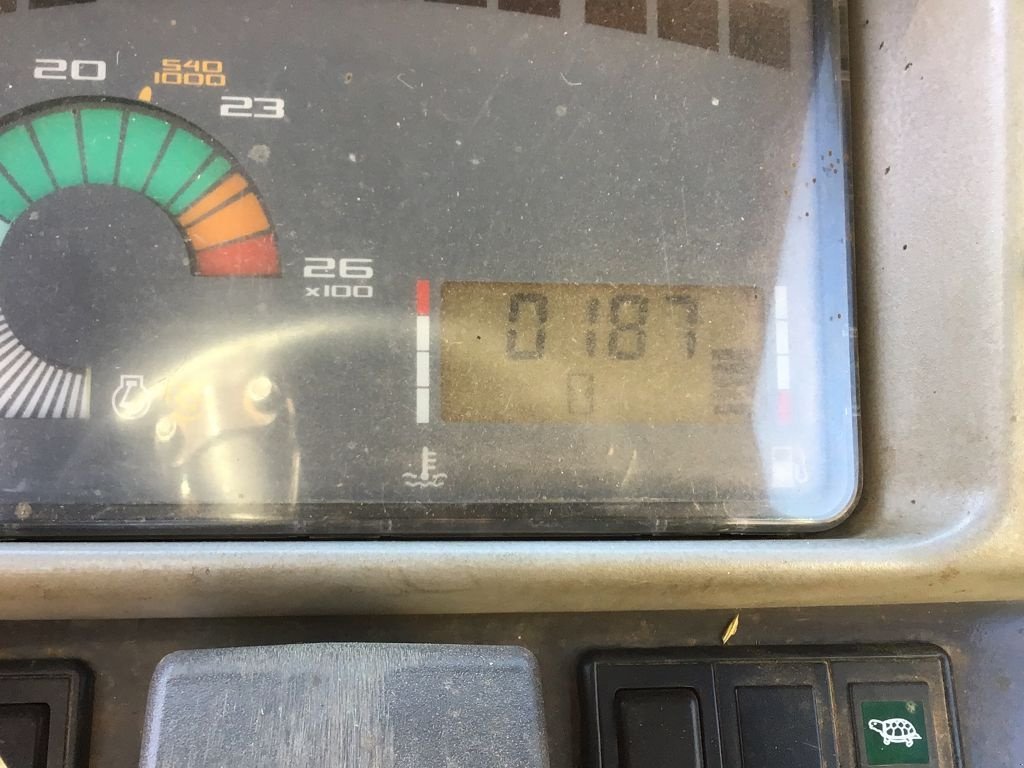 Traktor des Typs Renault CERGOS 340, Gebrauchtmaschine in SAINTE GENEVIEVE SUR AGENCE (Bild 6)