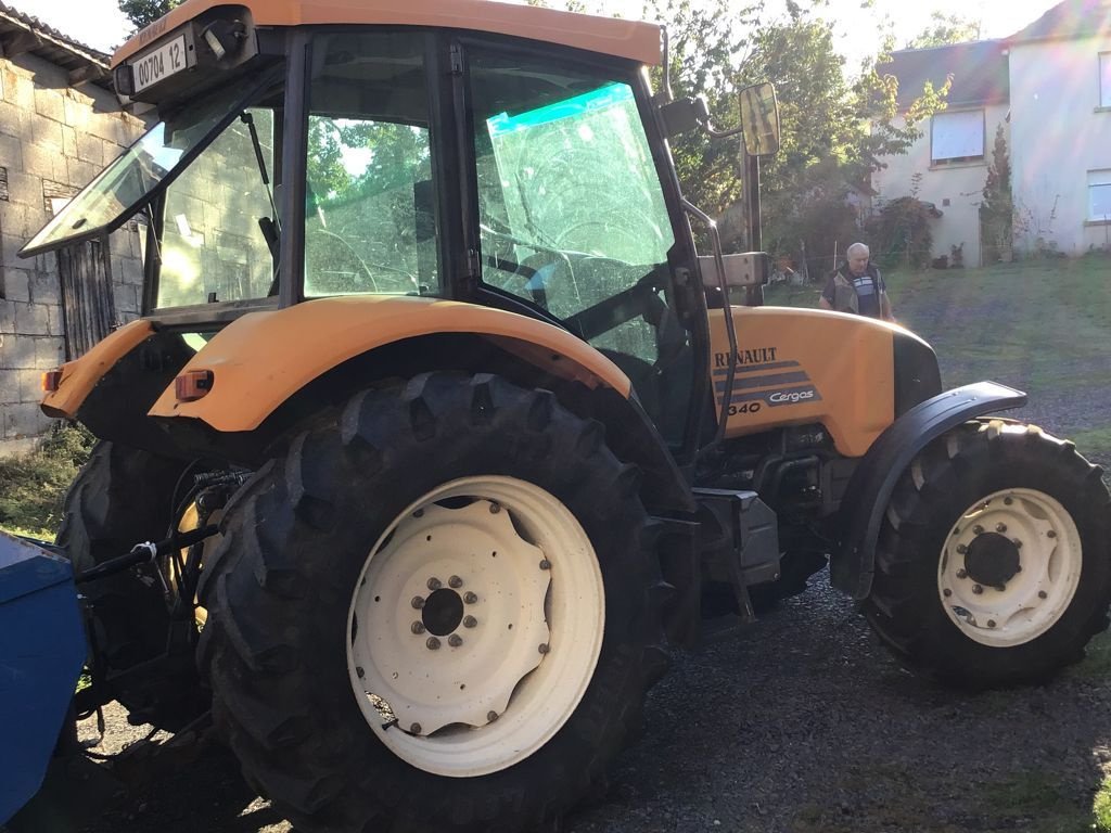 Traktor des Typs Renault CERGOS 340, Gebrauchtmaschine in SAINTE GENEVIEVE SUR AGENCE (Bild 3)