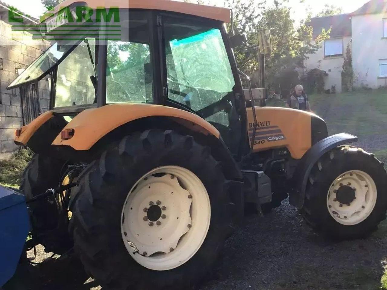 Traktor du type Renault cergos 340, Gebrauchtmaschine en SAINTE-GENEVIÈVE-SUR-ARGENCE (Photo 3)
