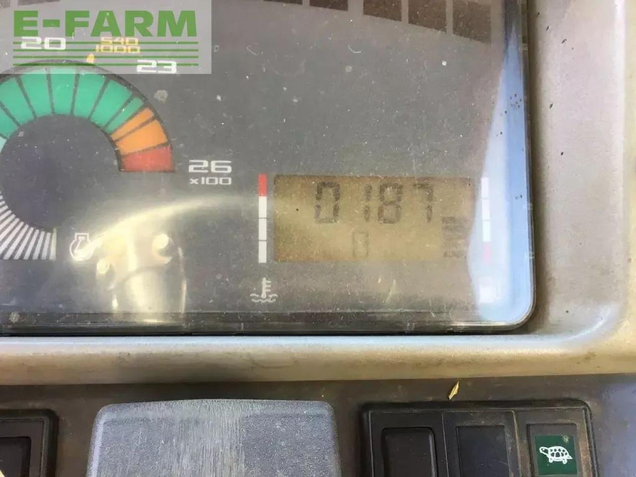 Traktor du type Renault cergos 340, Gebrauchtmaschine en SAINTE-GENEVIÈVE-SUR-ARGENCE (Photo 6)