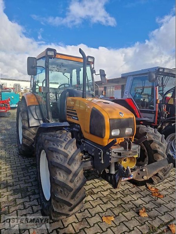 Traktor типа Renault Cergus 355 Allrad, Gebrauchtmaschine в Straubing (Фотография 2)