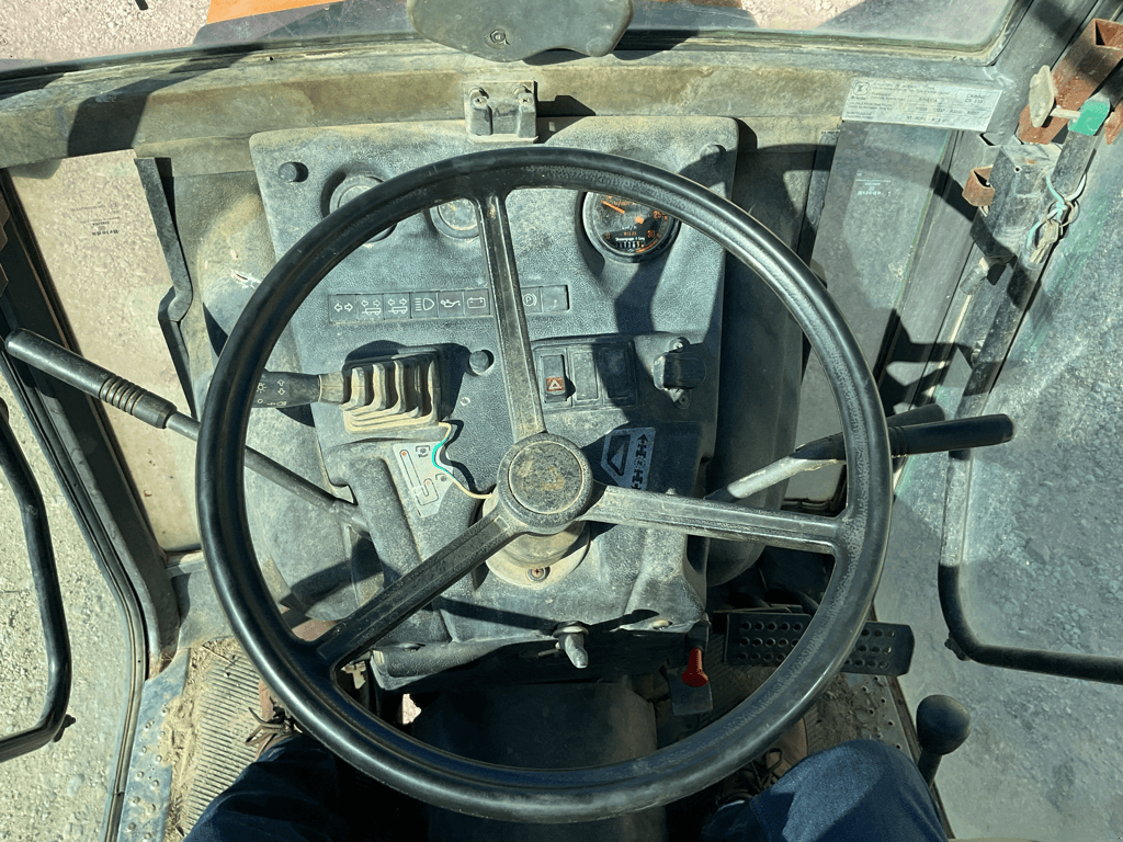 Traktor van het type Renault DIONIS 120, Gebrauchtmaschine in SAINT ANDIOL (Foto 8)