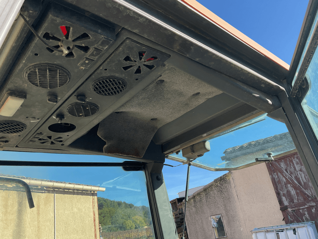 Traktor van het type Renault DIONIS 120, Gebrauchtmaschine in SAINT ANDIOL (Foto 10)