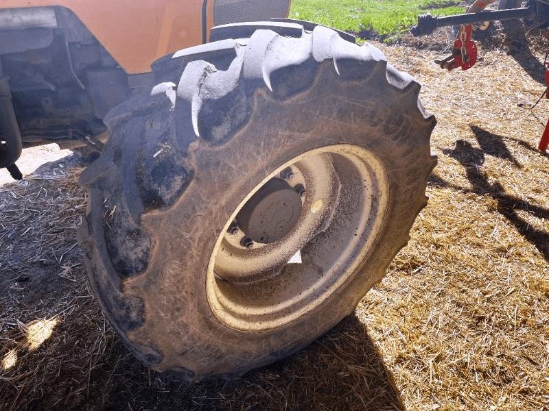 Traktor del tipo Renault ERGOS 446, Gebrauchtmaschine en SAINT-GERMAIN DU PUY (Imagen 7)
