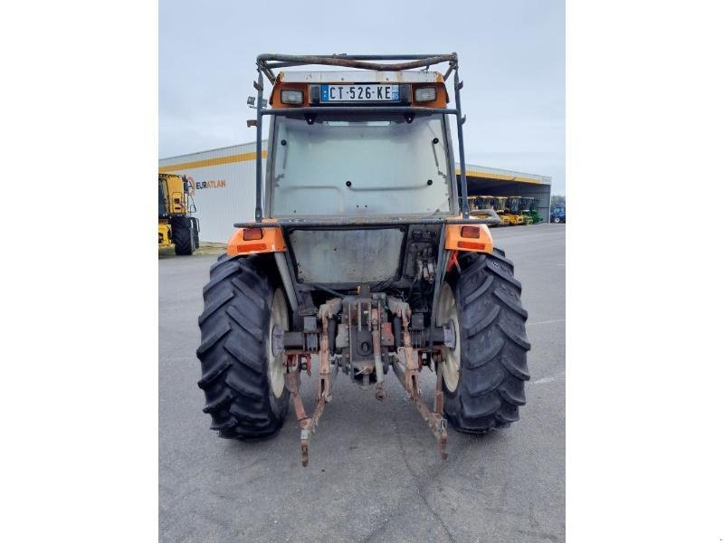 Traktor от тип Renault ERGOS95, Gebrauchtmaschine в ANTIGNY (Снимка 7)