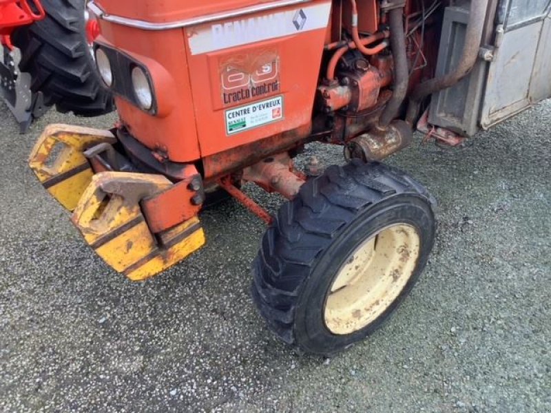 Traktor des Typs Renault r60s, Gebrauchtmaschine in les hayons (Bild 3)