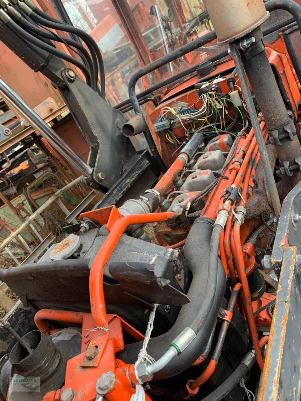 Traktor des Typs Renault Schlacht-Traktoren Renault 651-4, nur Teile, Traktoren sind demontiert, Gebrauchtmaschine in Geiselhöring (Bild 2)