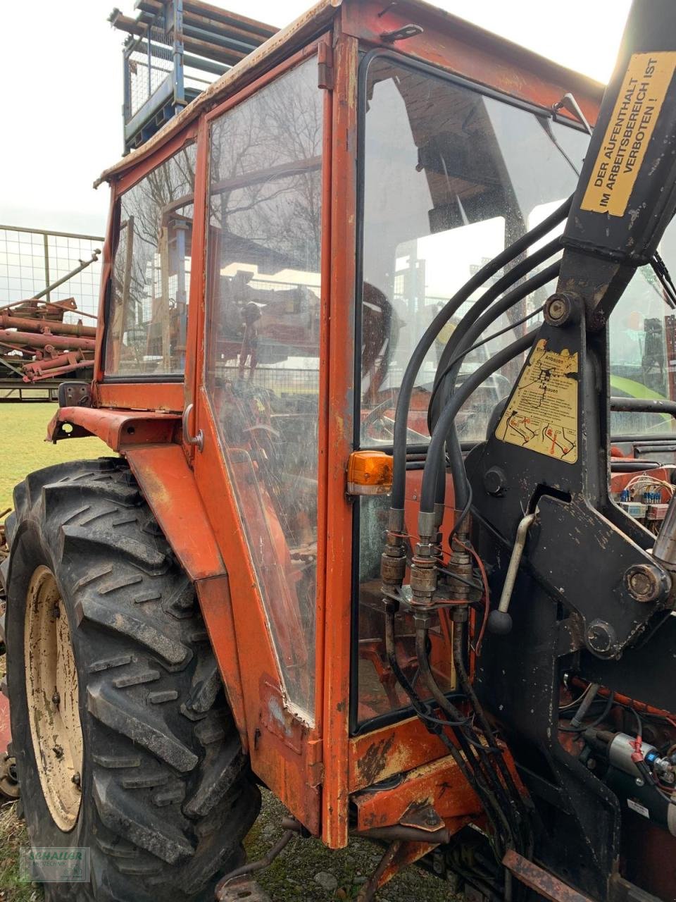 Traktor des Typs Renault Schlacht-Traktoren Renault 651-4, nur Teile, Traktoren sind demontiert, Gebrauchtmaschine in Geiselhöring (Bild 3)