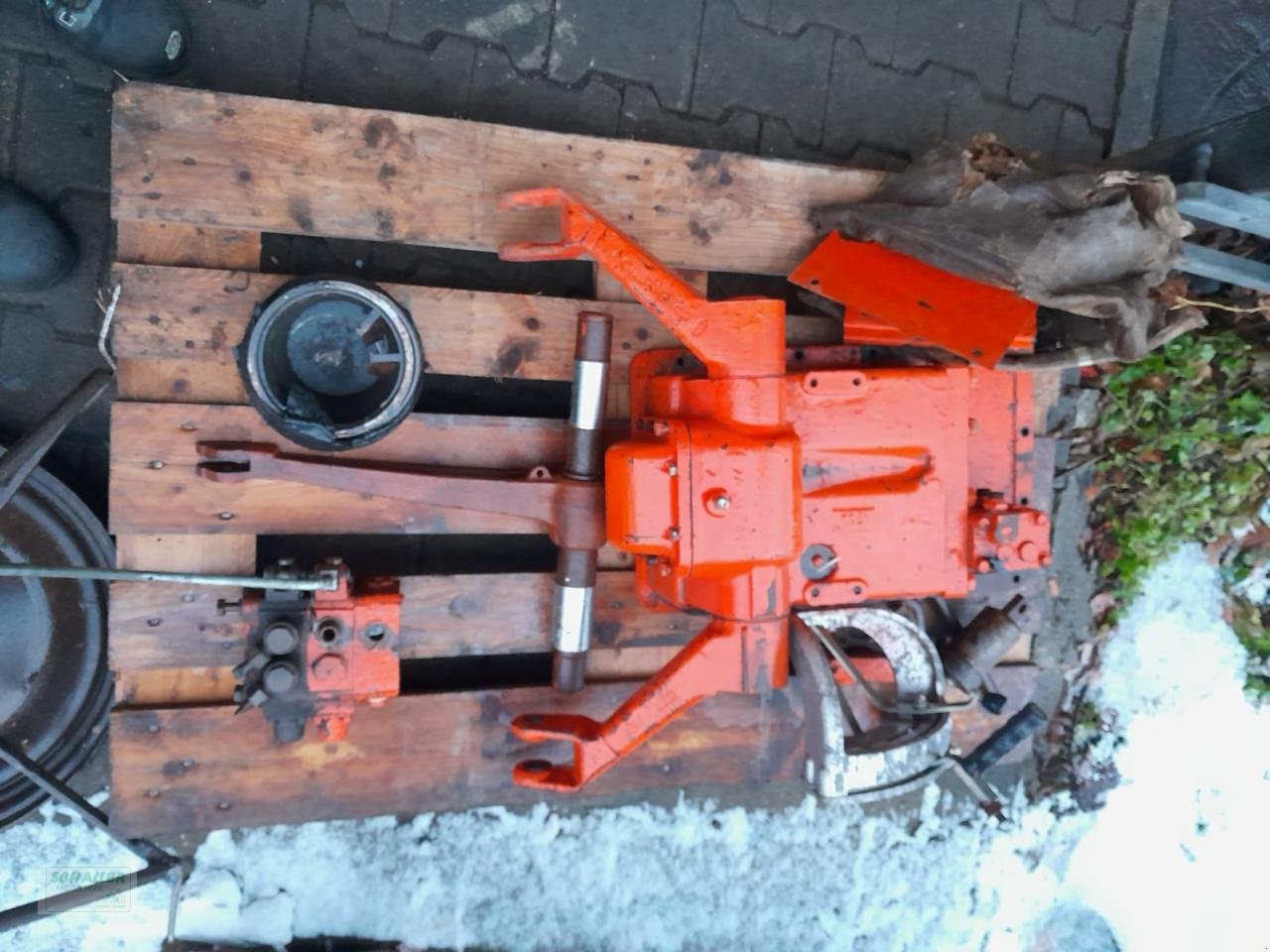 Traktor des Typs Renault Schlacht-Traktoren Renault 651-4, nur Teile, Traktoren sind demontiert, Gebrauchtmaschine in Geiselhöring (Bild 11)