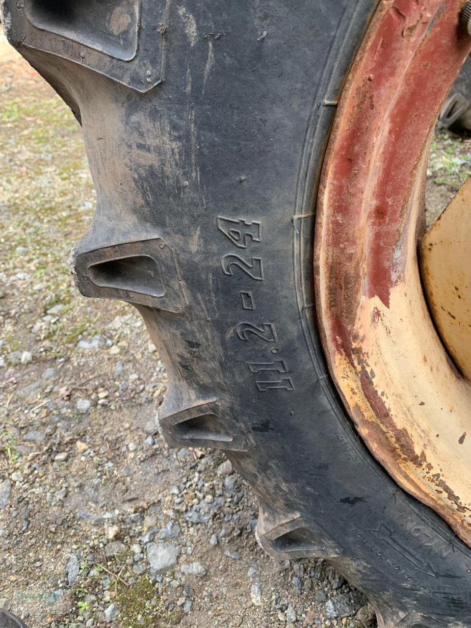 Traktor des Typs Renault Schlacht-Traktoren Renault 651-4, nur Teile, Traktoren sind demontiert, Gebrauchtmaschine in Geiselhöring (Bild 12)