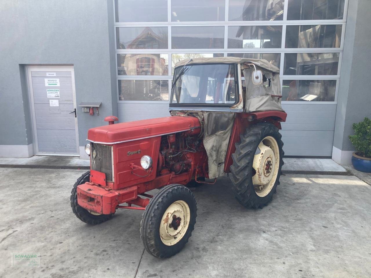 Traktor des Typs Renault Super 4, Gebrauchtmaschine in Geiselhöring (Bild 3)