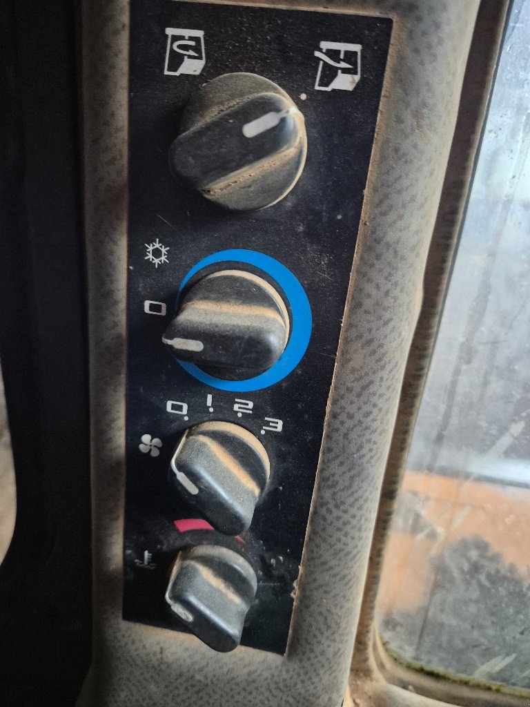 Traktor Türe ait Renault TEMIS 650 Z, Gebrauchtmaschine içinde MANDRES-SUR-VAIR (resim 9)