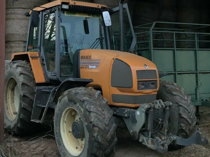 Renault TEMIS 650 Z, Gebrauchtmaschine, Baujahr: 2001 (Bild 1) Traktor des Typs Renault TEMIS 650 Z, Gebrauchtmaschine in CHEMINOT (Bild 1)