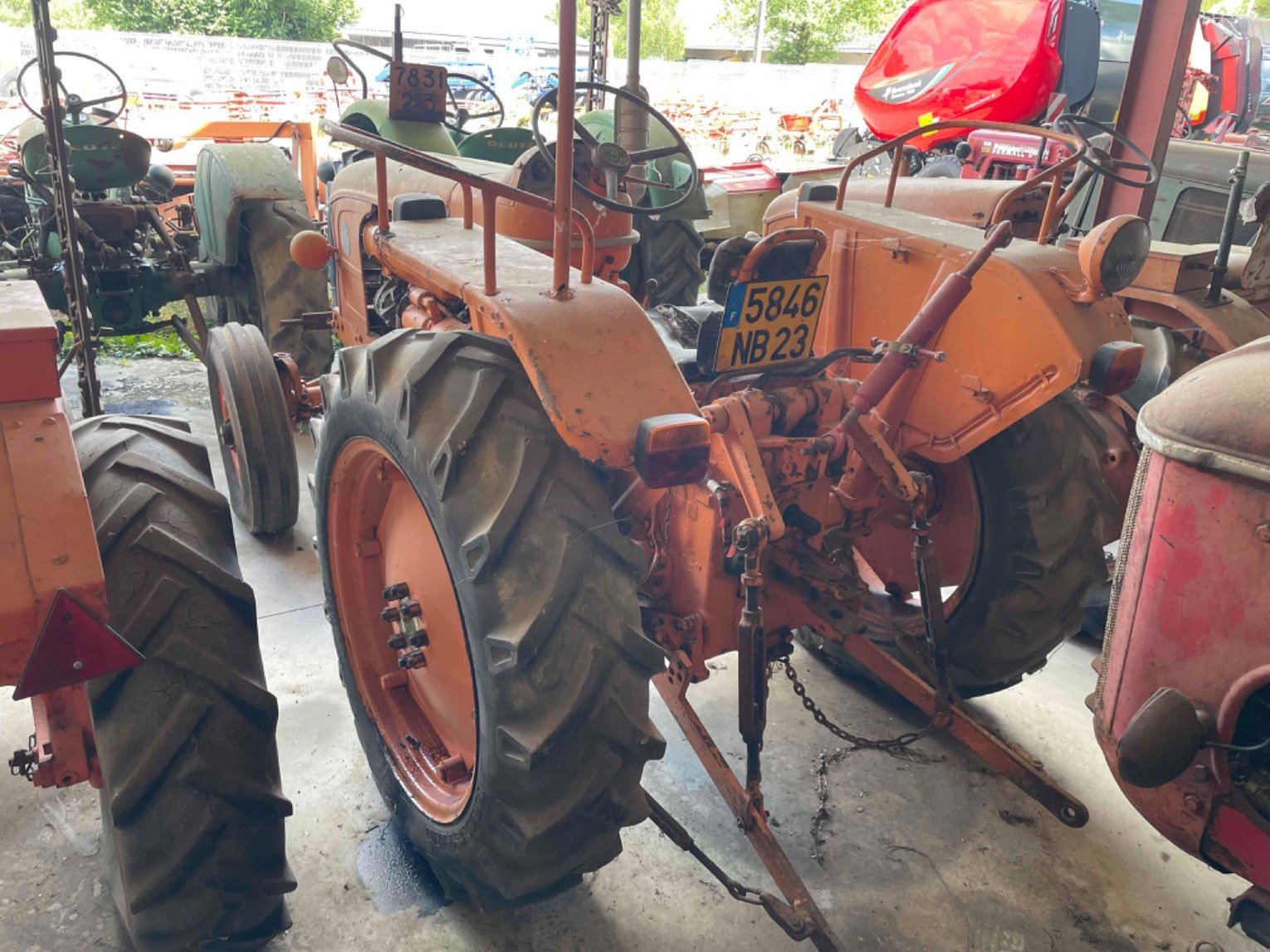 Traktor typu Renault Tracteur agricole D22 Renault, Gebrauchtmaschine v LA SOUTERRAINE (Obrázek 4)