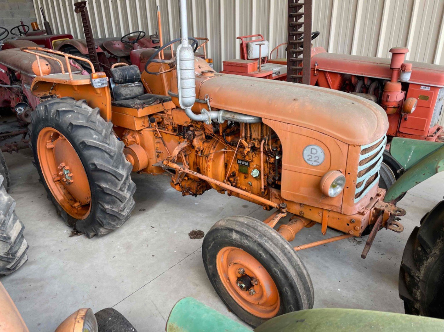 Traktor des Typs Renault Tracteur agricole D22 Renault, Gebrauchtmaschine in LA SOUTERRAINE (Bild 2)