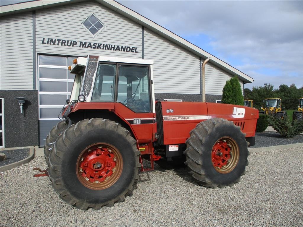 Traktor du type R.M. International 3588 Amerikaner klassiker, Gebrauchtmaschine en Lintrup (Photo 16)