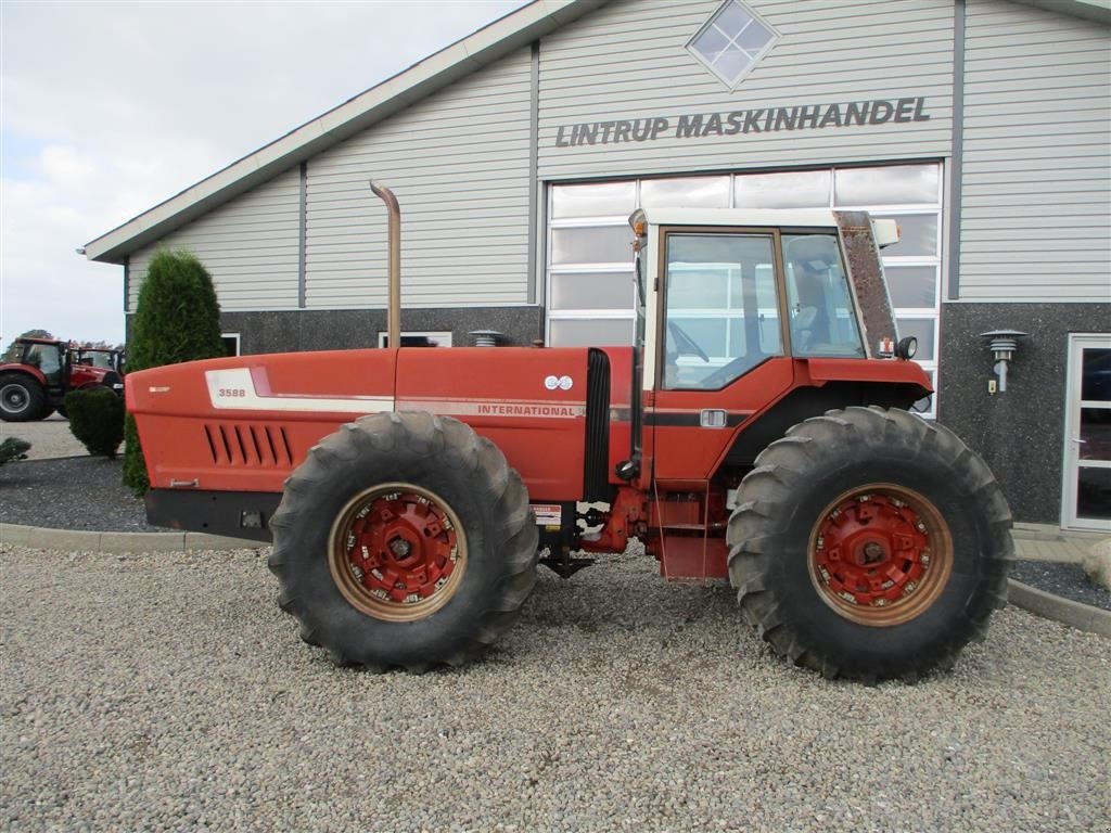 Traktor du type R.M. International 3588 Amerikaner klassiker, Gebrauchtmaschine en Lintrup (Photo 13)