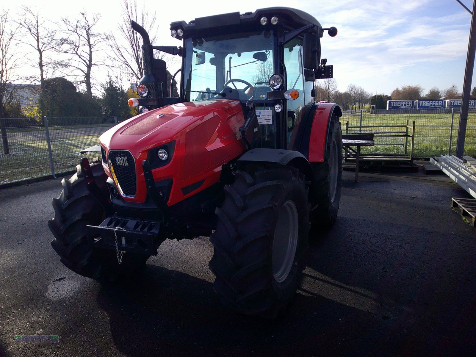 Traktor del tipo Same Deutz-Fahr Explorer 75 Natural GS, Komfortkabine mit Beifahrersitz, 40 km/h, mit Stoll.Industrielader 38-20 P, Einhebelsteuergerät, Anbauteile montiert, Neumaschine In Buchdorf (Immagine 10)