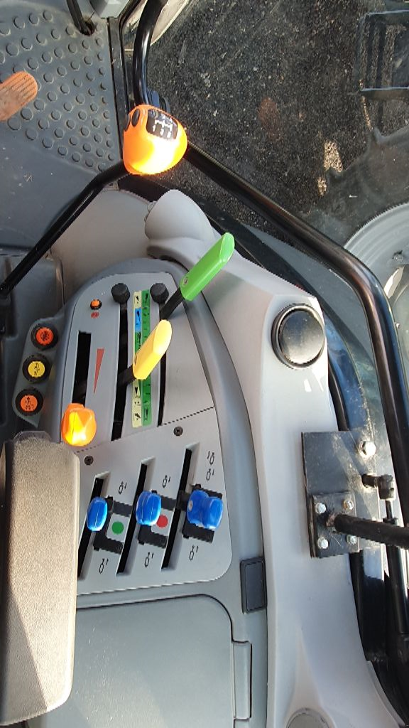 Traktor of the type Same DORADO 80, Gebrauchtmaschine in CIVENS (Picture 9)