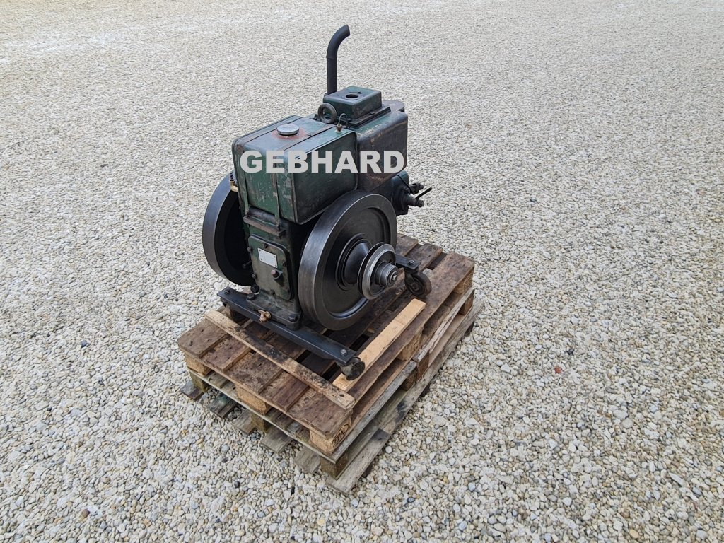 Traktor типа Schlüter Standmotor 12 PS Stationärmotor Diesel Verdampfer, Gebrauchtmaschine в Großschönbrunn (Фотография 2)