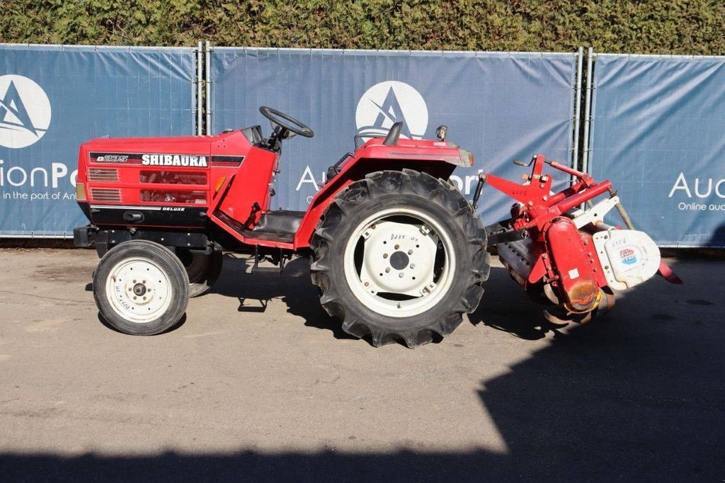 Traktor du type Shibaura D235, Gebrauchtmaschine en Antwerpen (Photo 2)