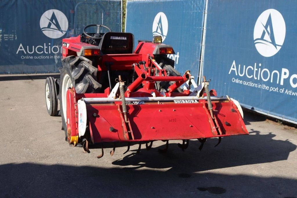 Traktor du type Shibaura D235, Gebrauchtmaschine en Antwerpen (Photo 4)