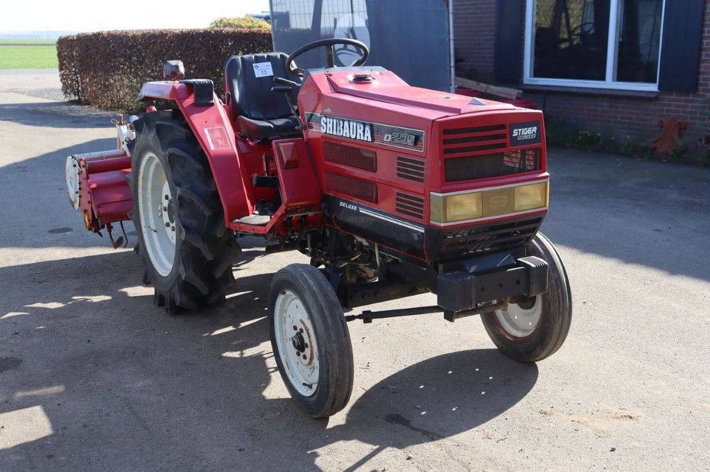 Traktor du type Shibaura D235, Gebrauchtmaschine en Antwerpen (Photo 8)