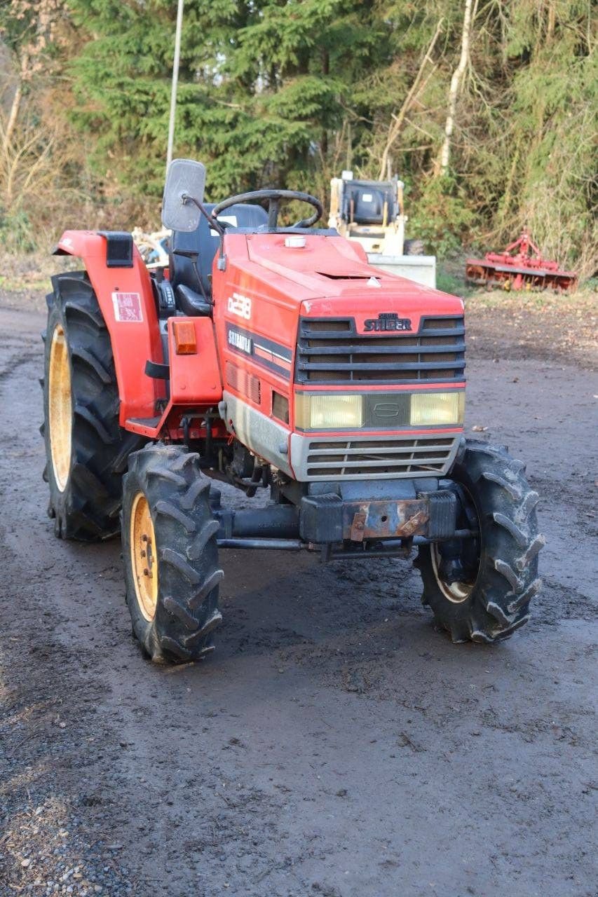 Traktor типа Shibaura D238, Gebrauchtmaschine в Antwerpen (Фотография 8)
